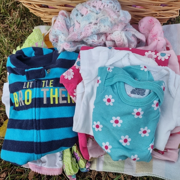 Baby dolls with basket and wardrobe. - Picture 9 of 11